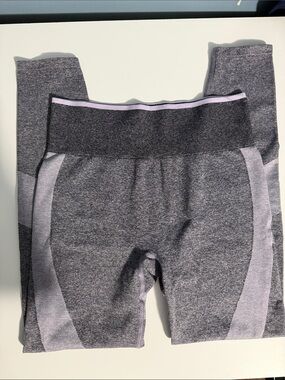 PINK Victoria's Secret Gray Seamless High-Waist Leggings with Light Pink Trim